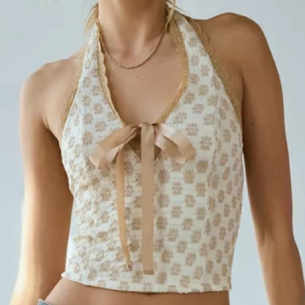 Kimchi Blue Farrah Plunge V-Neck Halter Top By Urban Outfitters - Picture 8 of 8